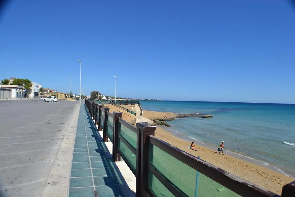 Feriehus Casa Sally Lido di Noto